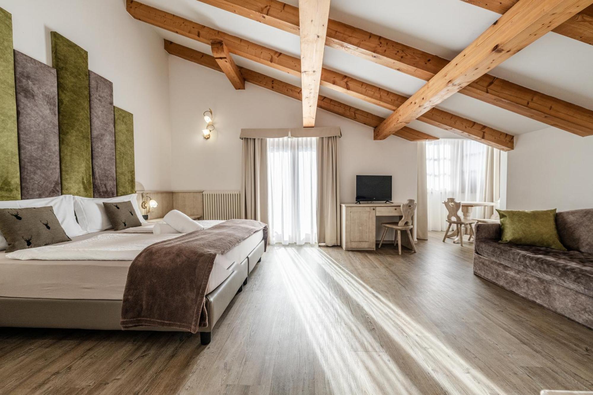 Hotel Sasso Rosso Commezzadura Room photo